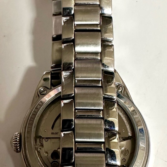 SoldCross listed. Bulova Classic Blue Mother of Pearl/diamond/sapphire - 96P191 - Picture 6 of 8